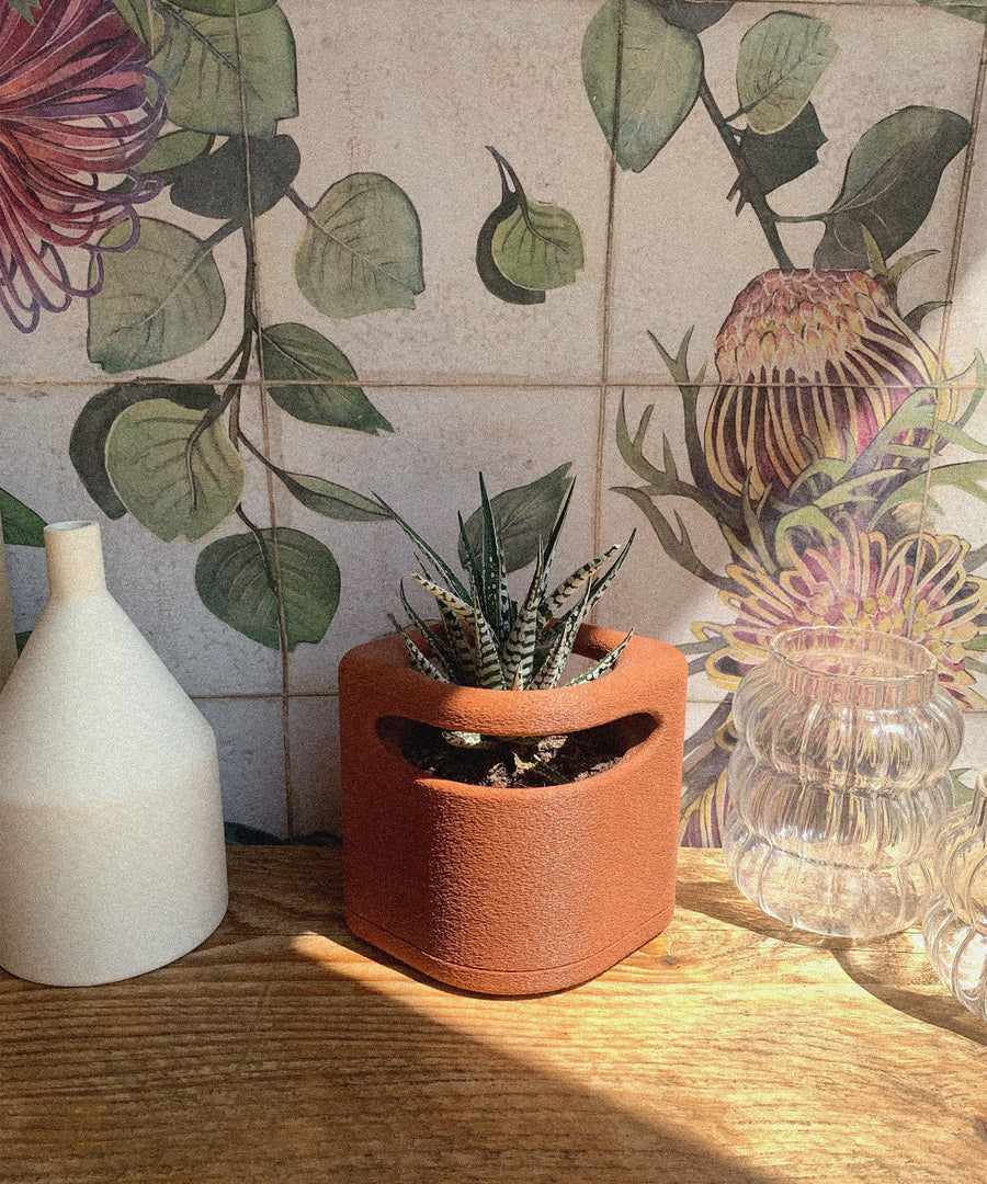 Sui | Plant Pot 01 | Burnt Ochre